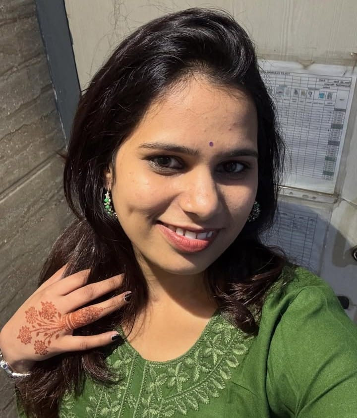 লুঙ্গির আড়ালে মা